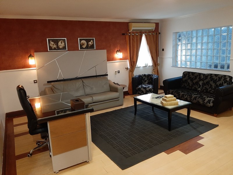 Vintage Presidential Suite